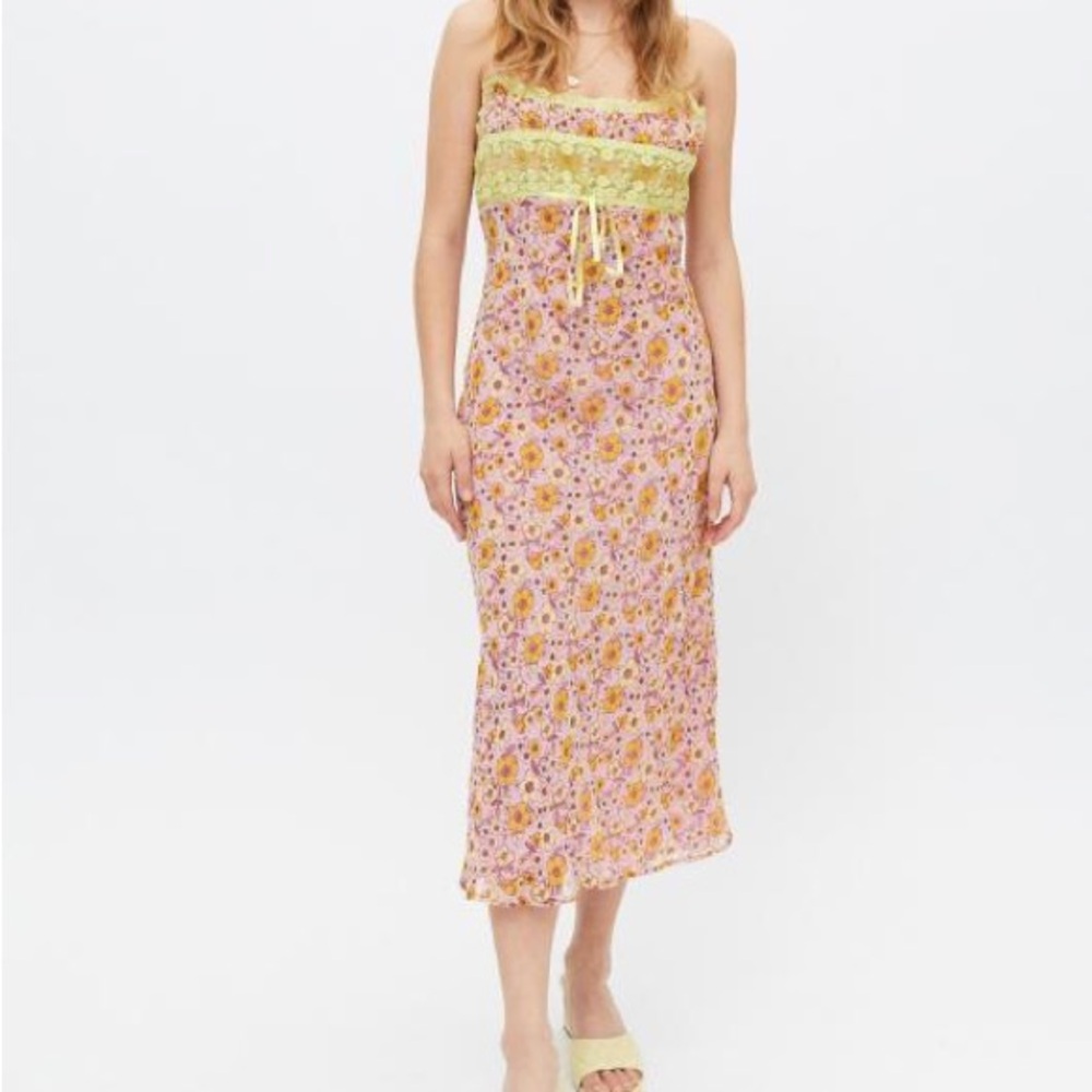 Urban Outfitters NWT Floral Midi Dress - Size Medium